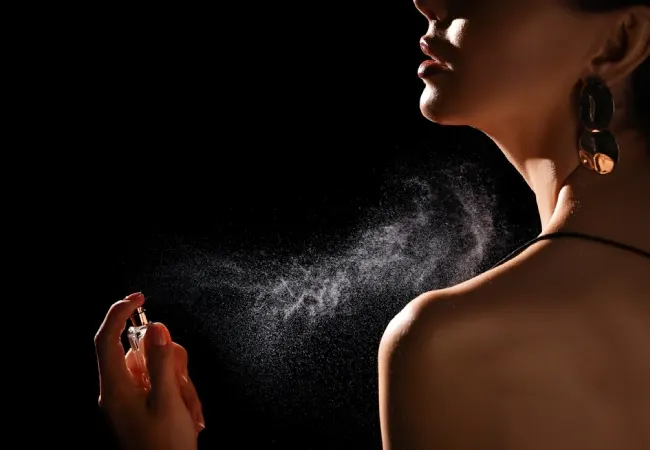اسپری بادی اسپلش چیست و چه کاربردی دارد؟ تفاوت عطر و بادی اسپلش