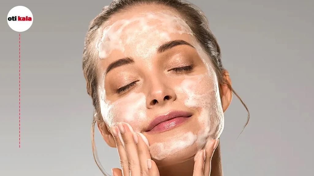 چگونه شستشوی صورت قبل از خواب را درست انجام دهیم؟